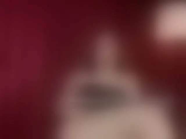 Live sex webcam photo for Sharlotte-1 #293423317
