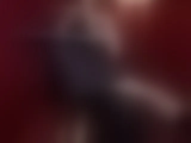 Live sex webcam photo for Sharlotte-1 #293465516