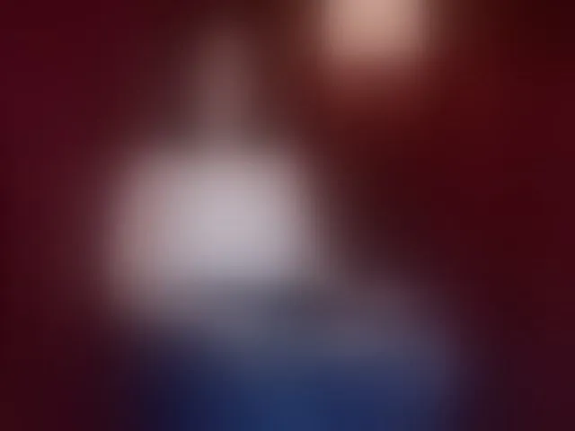 Live sex webcam photo for Sharlotte-1 #293548518