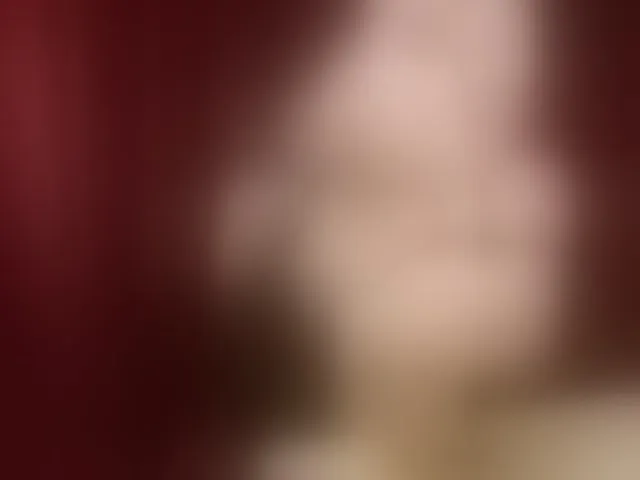 Live sex webcam photo for Sharlotte-1 #293993265