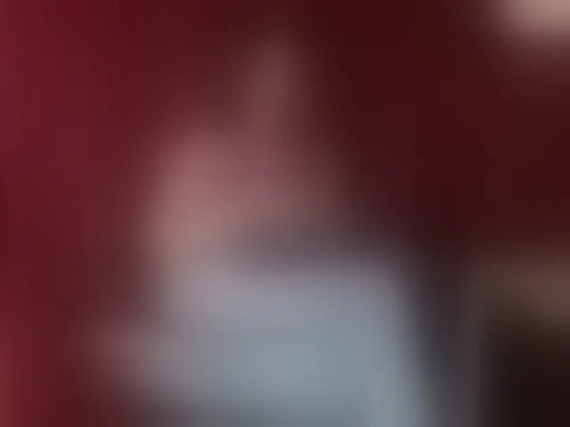 Live sex webcam photo for Sharlotte-1 #294192331