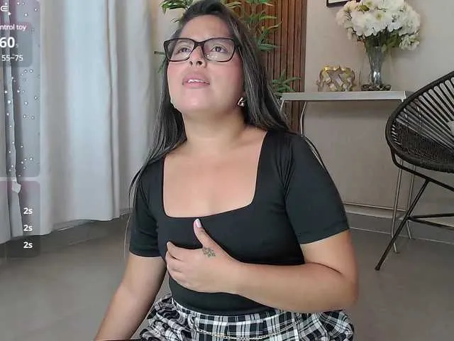 Live sex webcam photo for Sharlotte-Milk #291254333