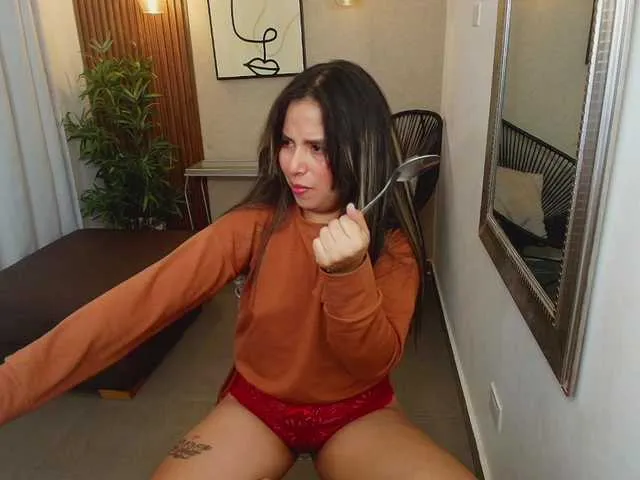 Live sex webcam photo for Sharlotte-Milk #291871687