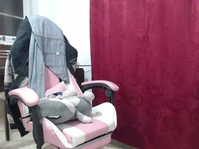 Live sex webcam photo for SharlotteLunaxxx #277647641