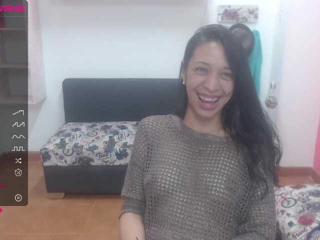 Live sex webcam photo for Sharon-Lariin #273364803