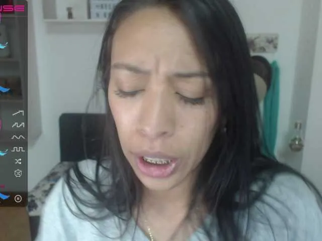 Live sex webcam photo for Sharon-Lariin #273585955