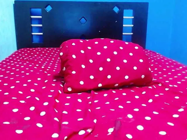 Live sex webcam photo for Sharon186 #290442617