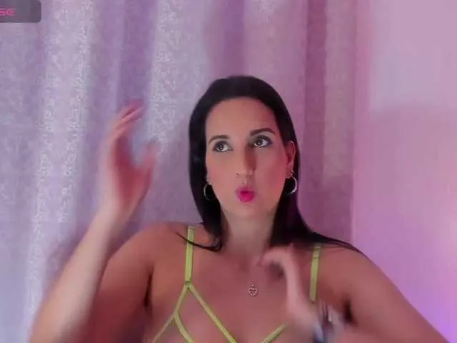 Live sex webcam photo for SharonEvans #277114318
