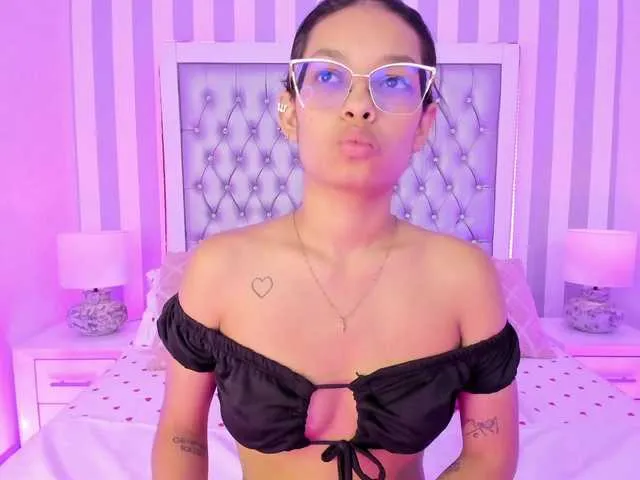 Live sex webcam photo for SharonVega #278017715