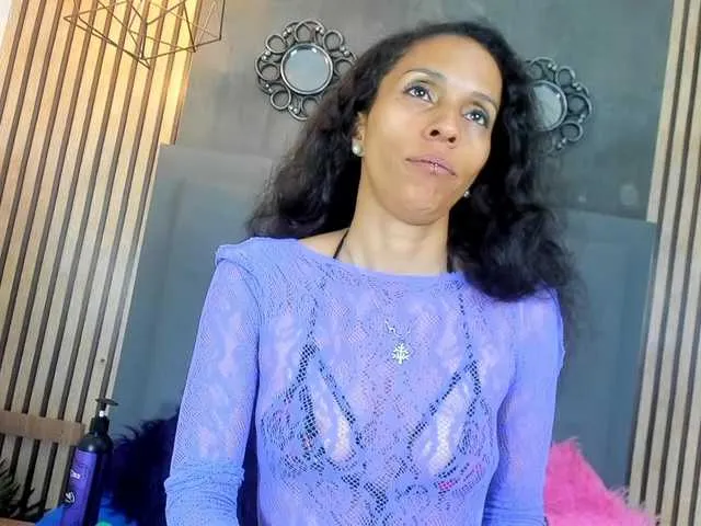 Live sex webcam photo for Sharoonfoxx #291198454