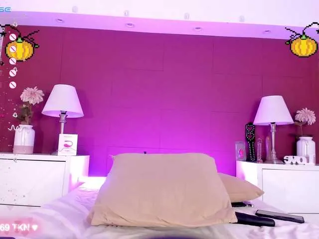 Live sex webcam photo for ShaylaDavis #276609499