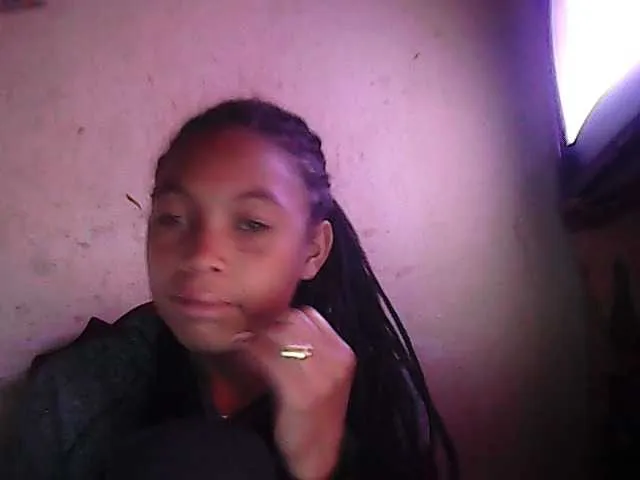 Live sex webcam photo for Shaynah1 #274330512