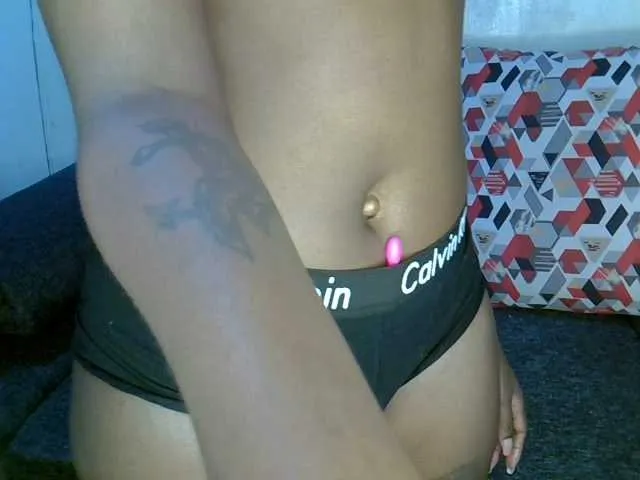 Live sex webcam photo for SheFine1 #276780076
