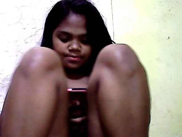 Live sex webcam photo for Sheena01 #273313282