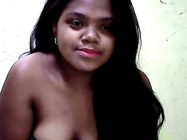 Live sex webcam photo for Sheena01 #273324715