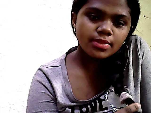 Live sex webcam photo for Sheena01 #273338439