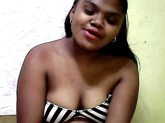 Live sex webcam photo for Sheena01 #273372515