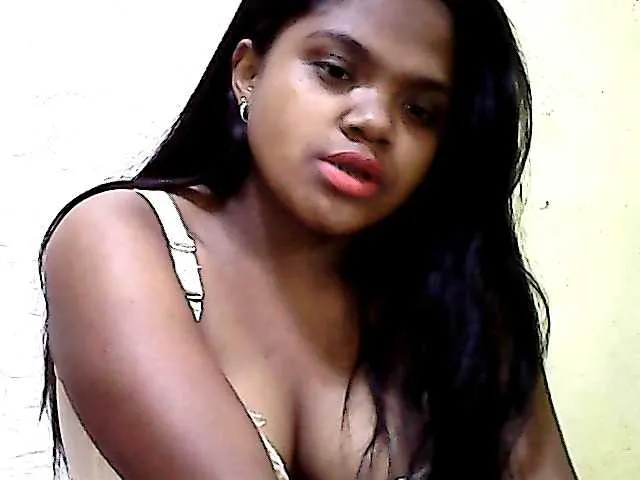 Live sex webcam photo for Sheena01 #273437189