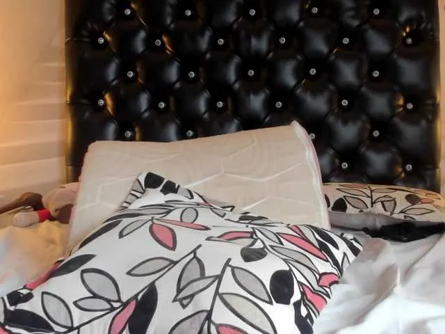 Live sex webcam photo for Sheeryl #272821517