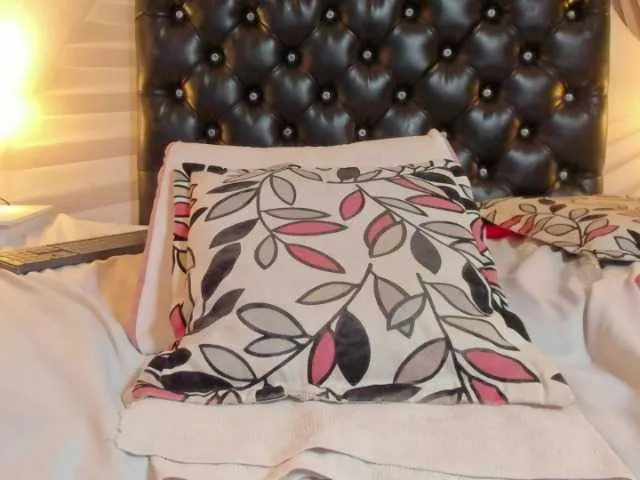 Live sex webcam photo for Sheeryl #273273638