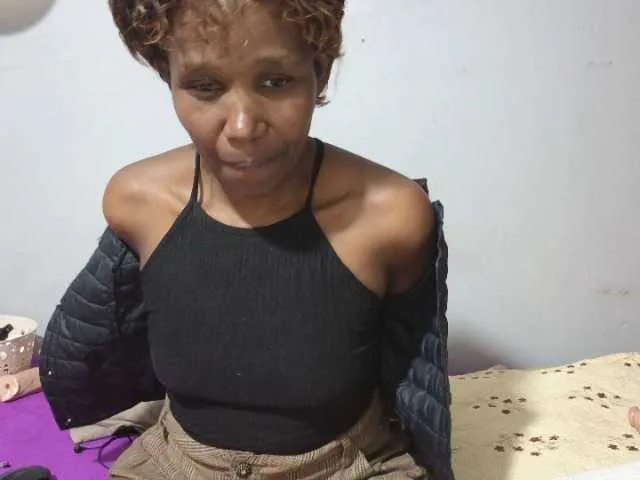 Live sex webcam photo for Sheila80 #291564021