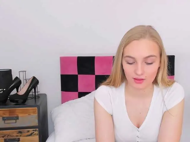 Live sex webcam photo for ShelbyPetite #272766365