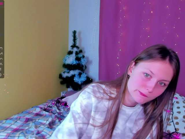 Live sex webcam photo for ShellyBelli #271774387