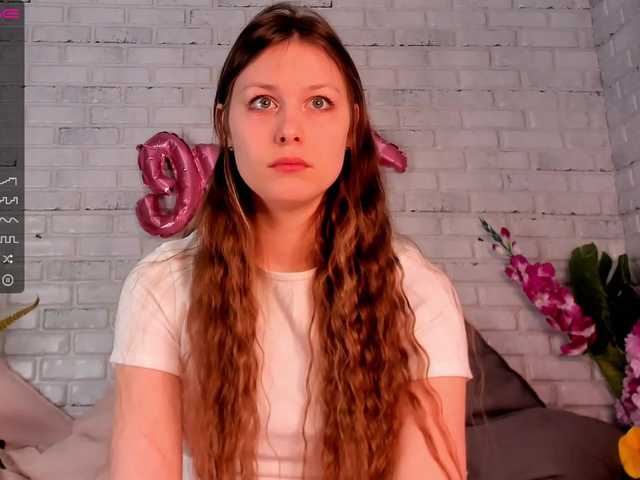 Live sex webcam photo for ShellyBelli #272017407