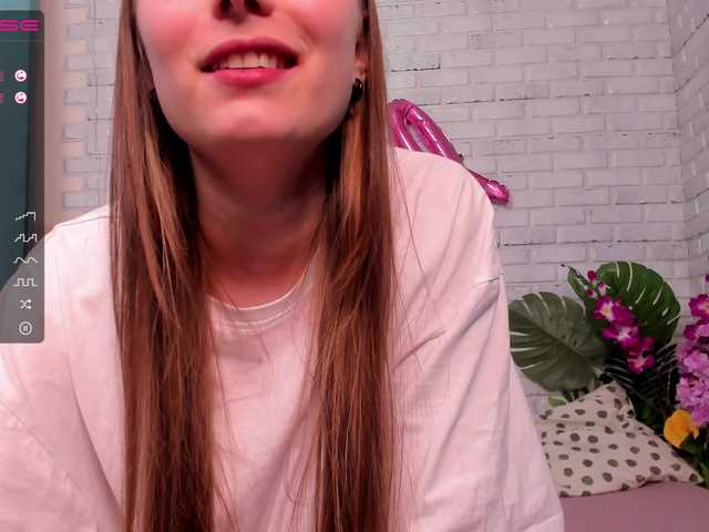 Live sex webcam photo for ShellyBelli #272357089