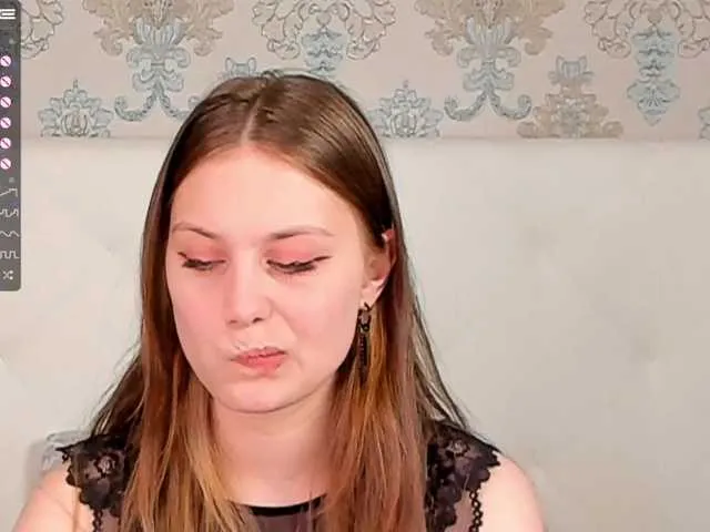 Live sex webcam photo for ShellyBelli #273624200