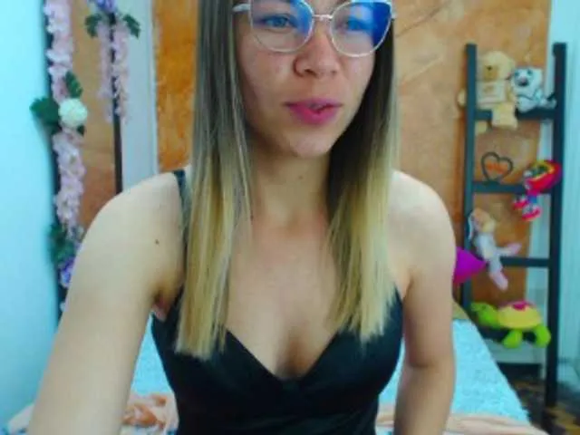 Live sex webcam photo for Shelsy-Evans #273868895