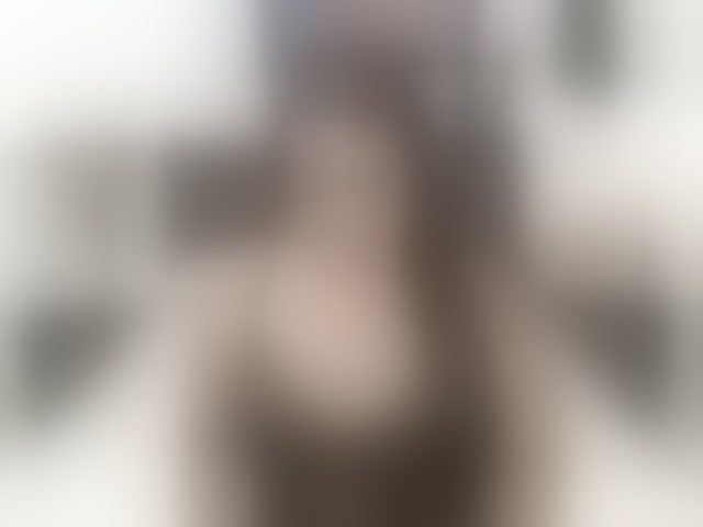 Live sex webcam photo for ShenoaRose #294116145
