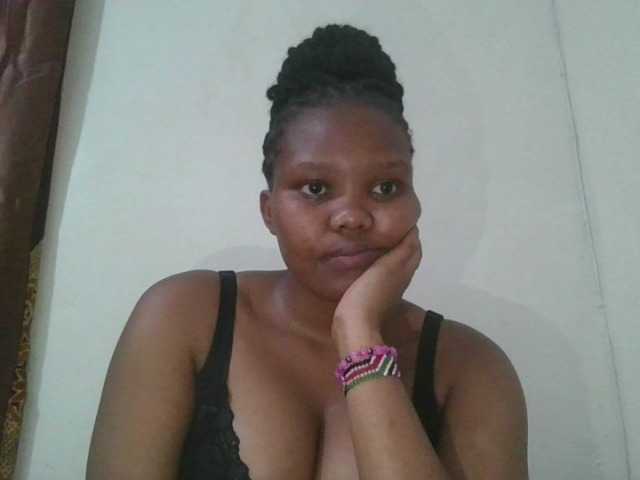 Live sex webcam photo for Shepretty #292147643