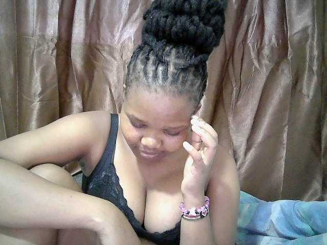 Live sex webcam photo for Shepretty #292158596