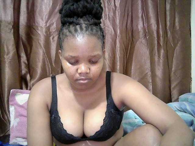 Live sex webcam photo for Shepretty #292192486