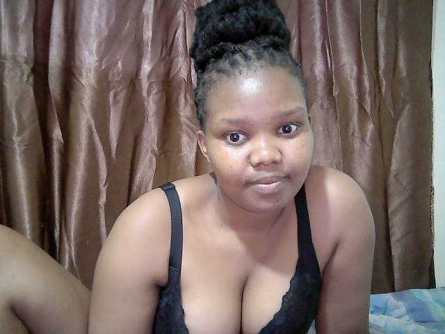 Live sex webcam photo for Shepretty #292193927