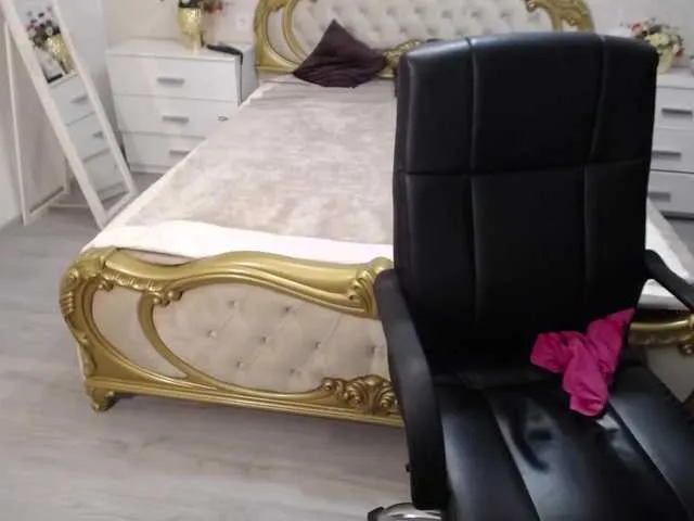 Live sex webcam photo for ShesRaquel #274473913