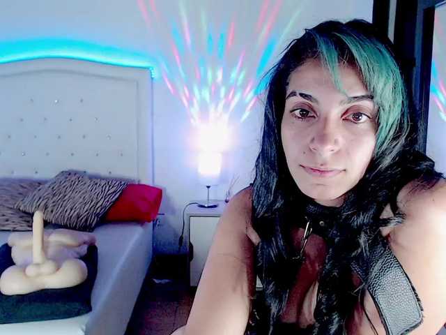 Live sex webcam photo for Shey-Ely #272326341