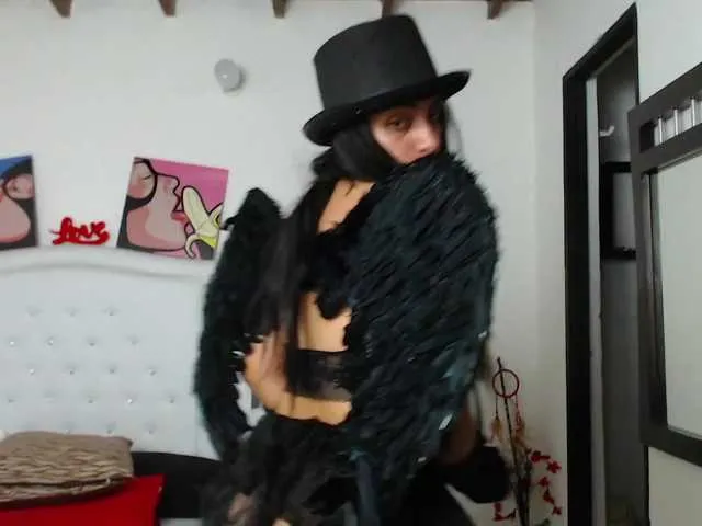 Live sex webcam photo for Shey-Ely #272862047