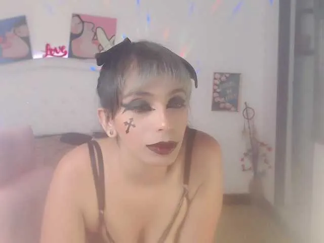 Live sex webcam photo for Shey-Ely #272960654