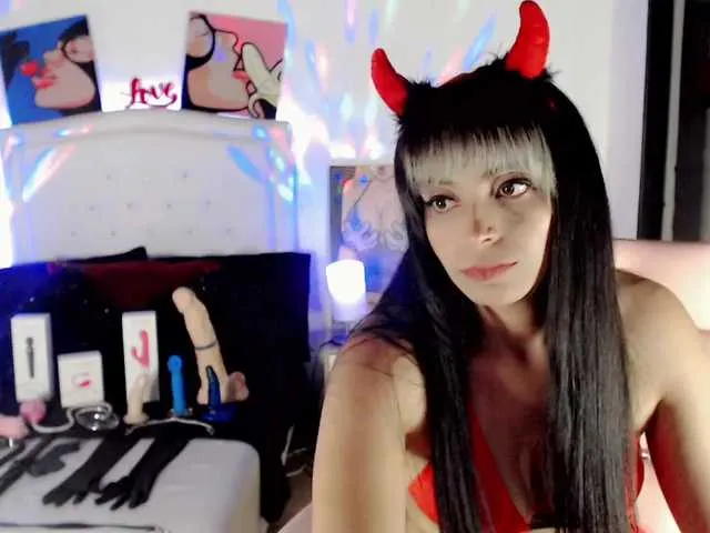 Live sex webcam photo for Shey-Ely #272999189