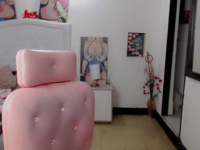 Live sex webcam photo for Shey-Ely #273010239