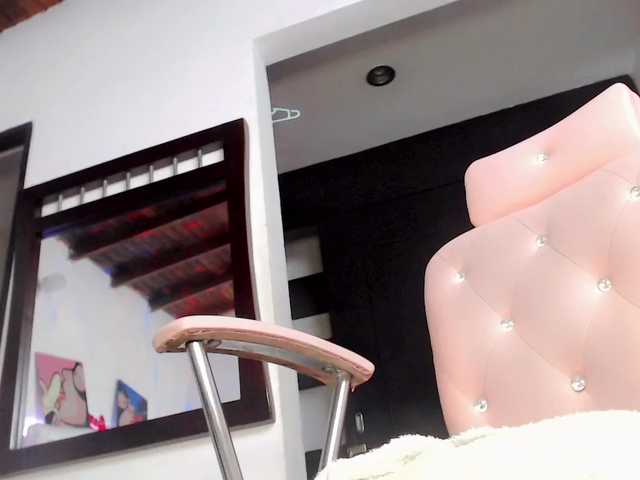 Live sex webcam photo for Shey-Ely #273388217