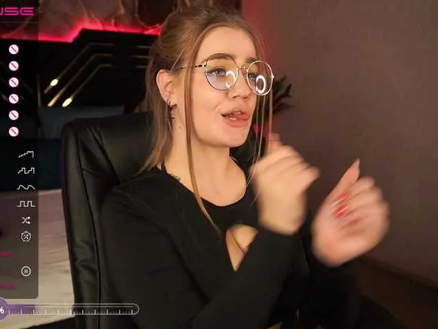 Live sex webcam photo for ShillaSun #276738952
