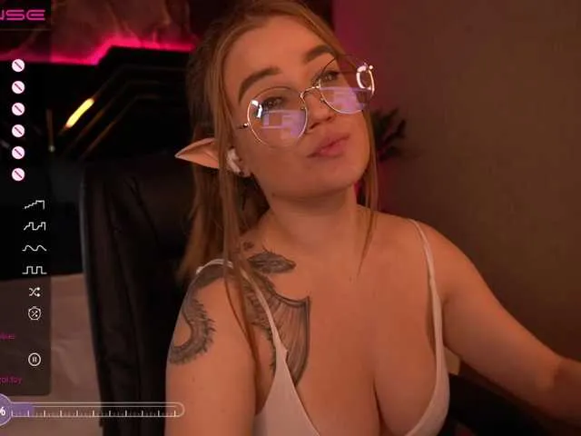 Live sex webcam photo for ShillaSun #276763407