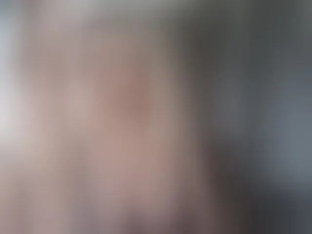 Live sex webcam photo for ShiningMILF #294025645