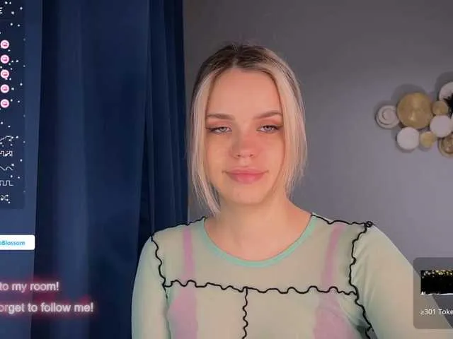 Live sex webcam photo for ShiningStar #277079029
