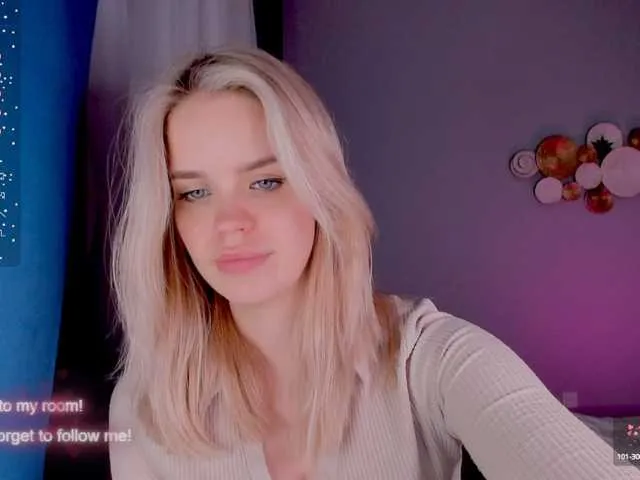 Live sex webcam photo for ShiningStar #277423680