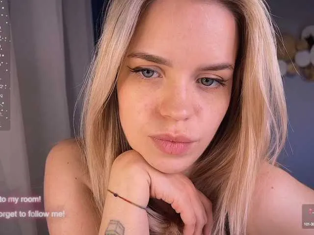 Live sex webcam photo for ShiningStar #277576222