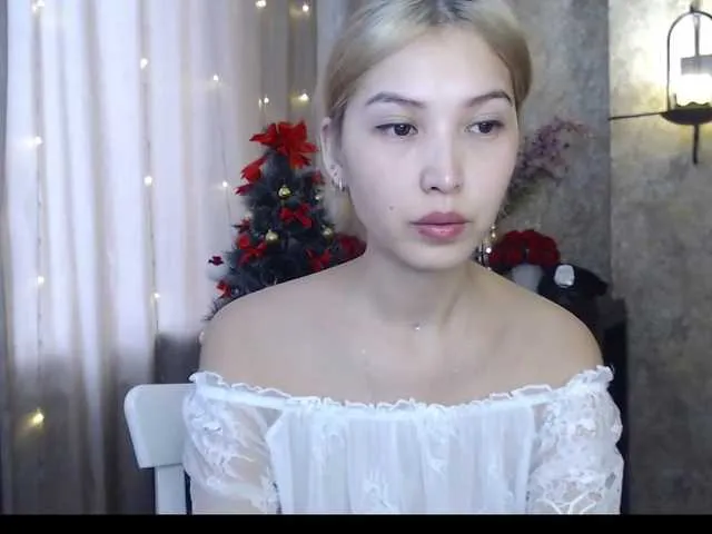 Live sex webcam photo for ShowMGO #271990335